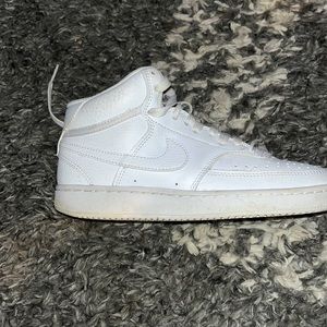 Womans Court Vision Mid Sneaker